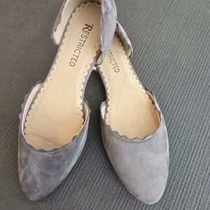 Restricted Womens Flats 7.5